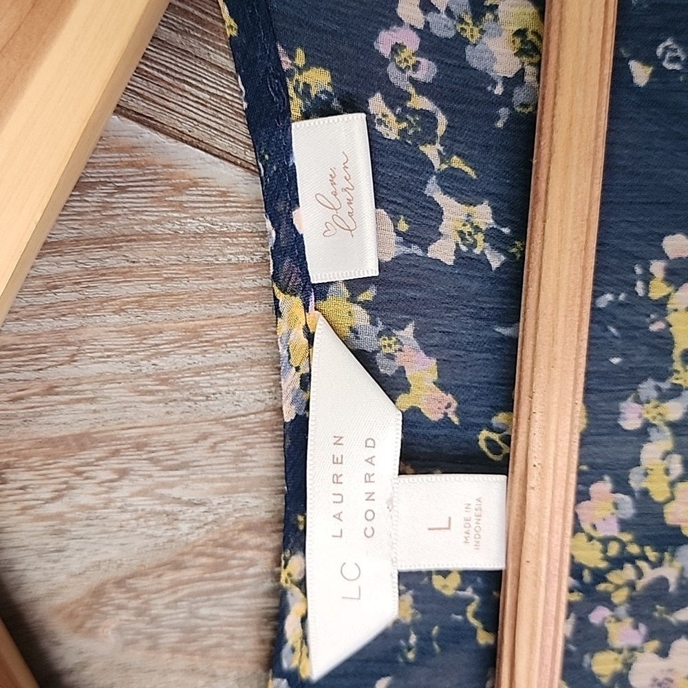 LC Lauren Conrad Ladies Floral Blouse - Picture 3 of 5